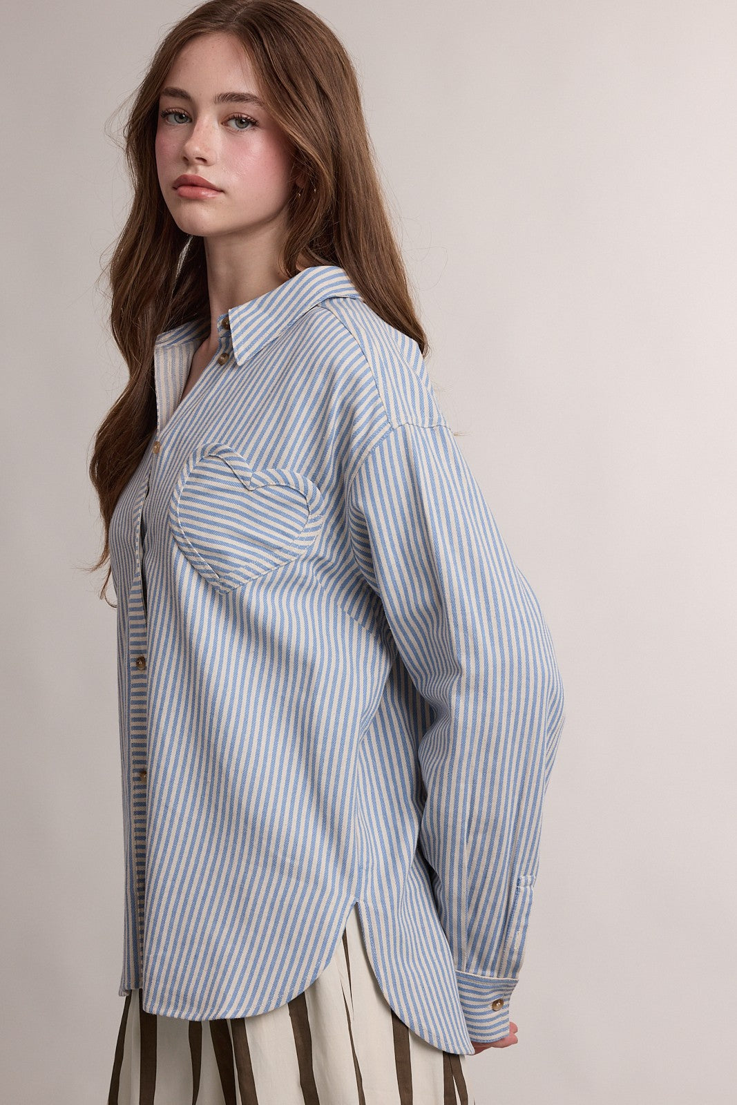 HEART COLLARED STRIPED BUTTON UP