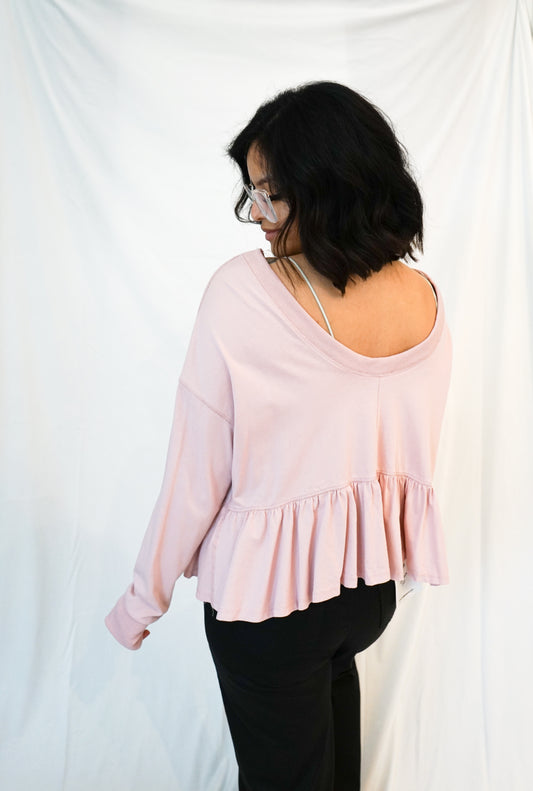 RUFFLED HEM LONG SLEEVE TOP