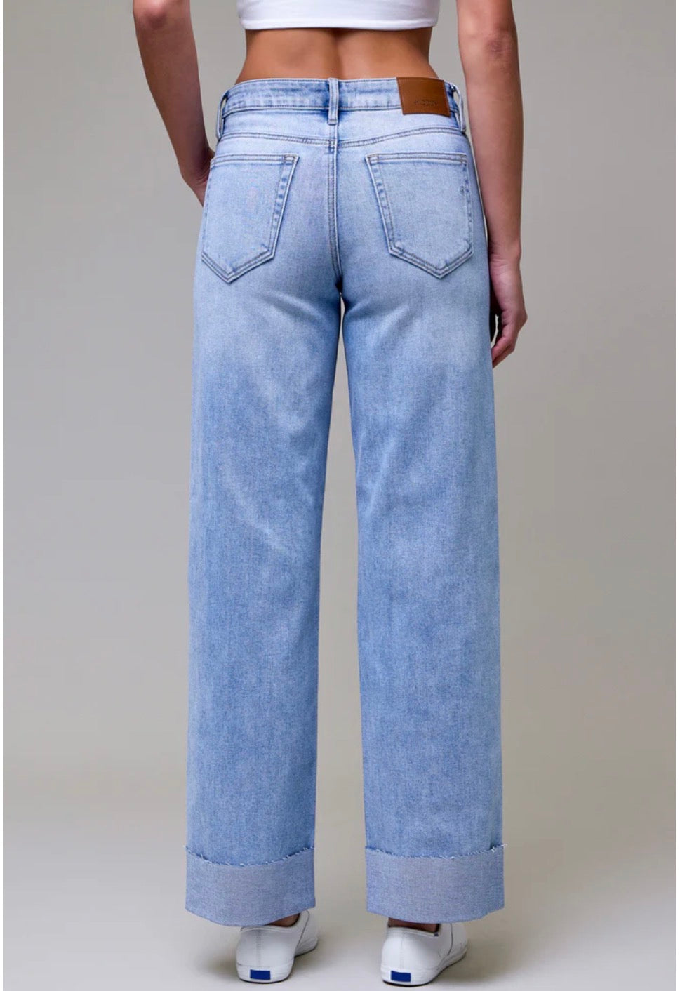 LOGAN MID RISE CUFF JEAN