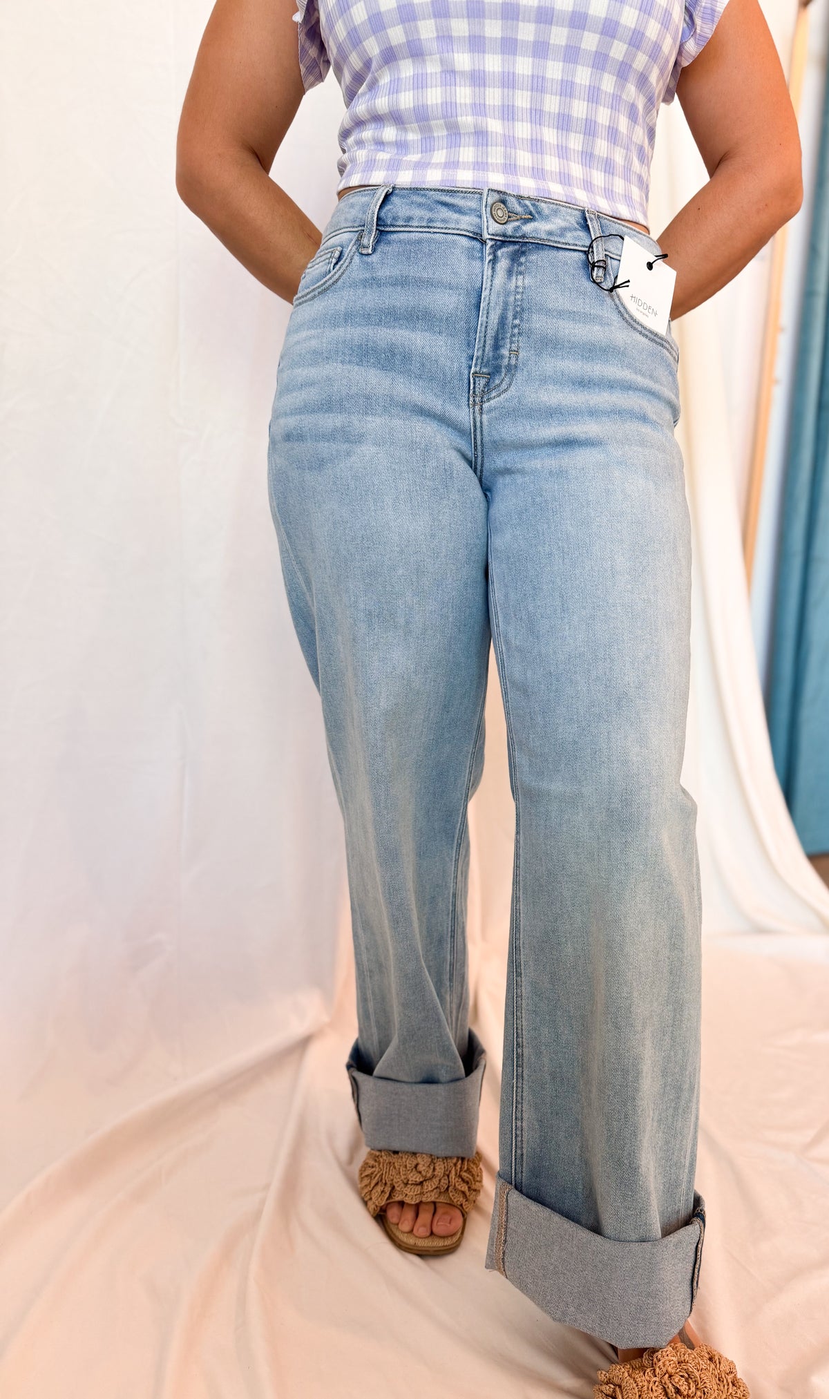 LOGAN MID RISE CUFF JEAN