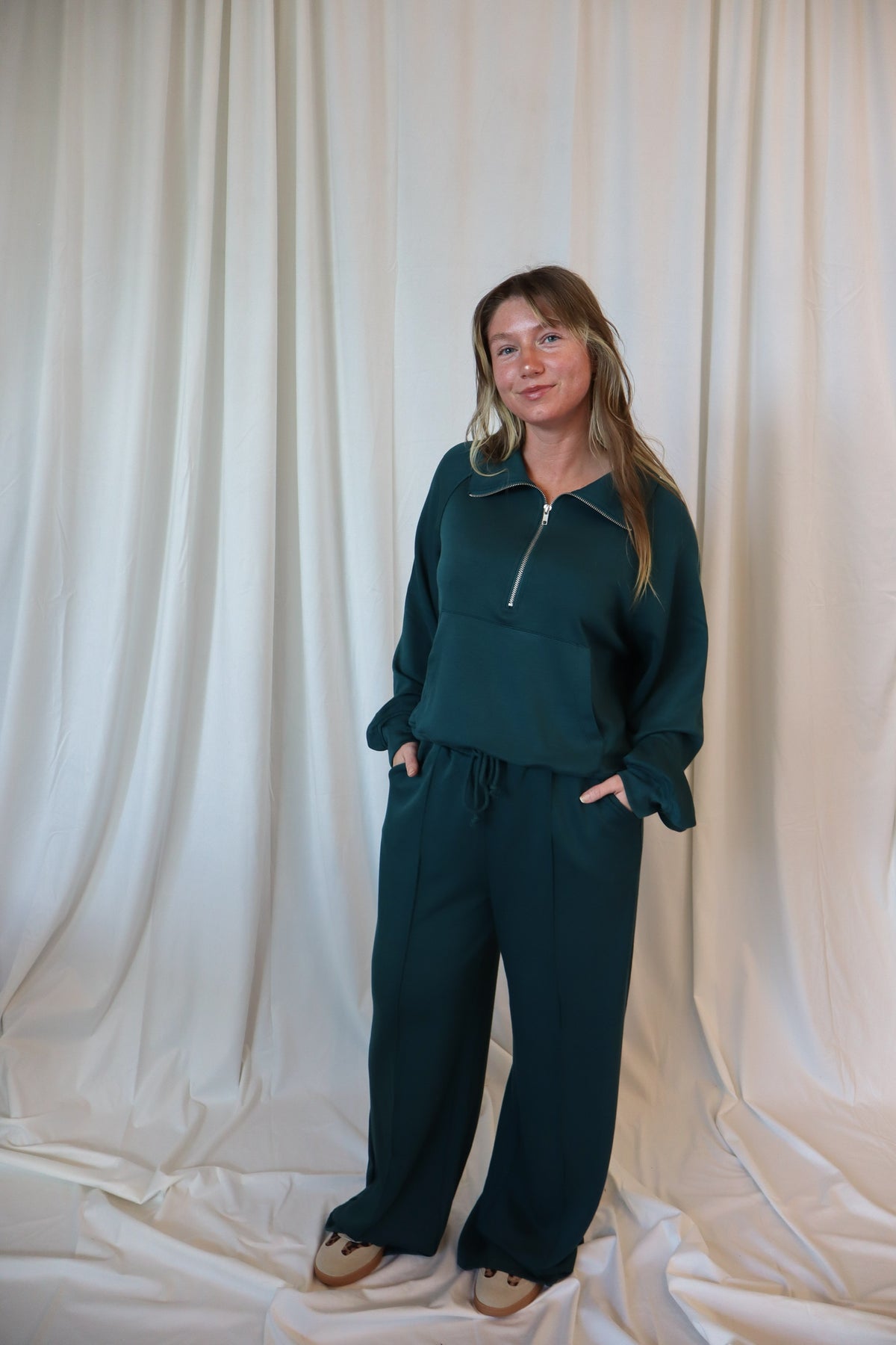 PINTUCK WIDE LEG PANTS