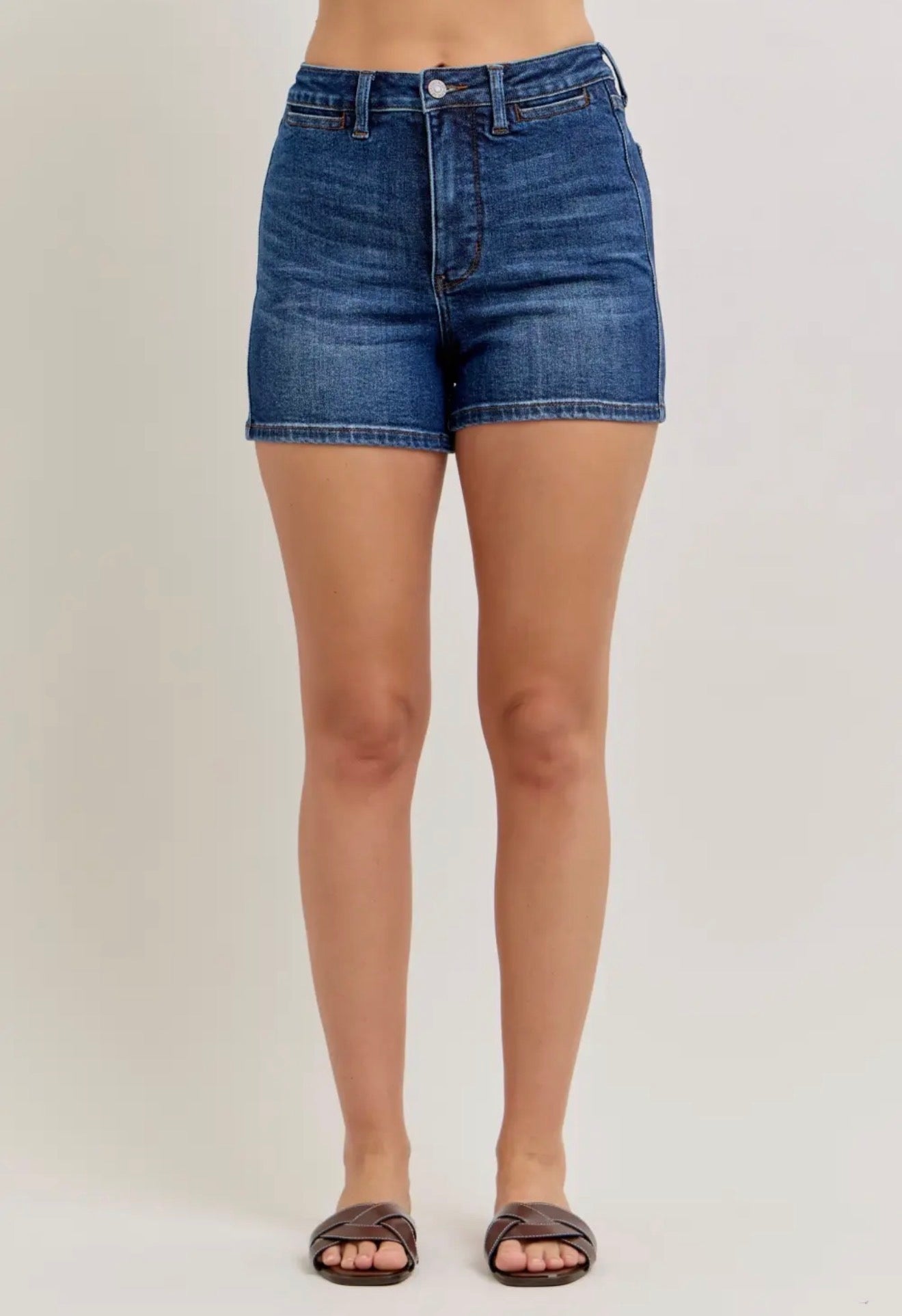 JUDY BLUE Slim Short Dark