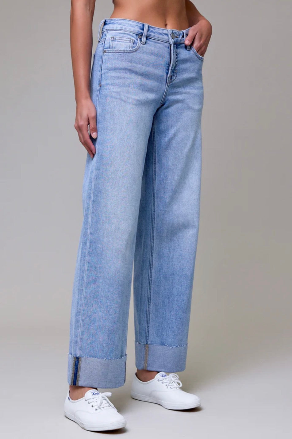 LOGAN MID RISE CUFF JEAN