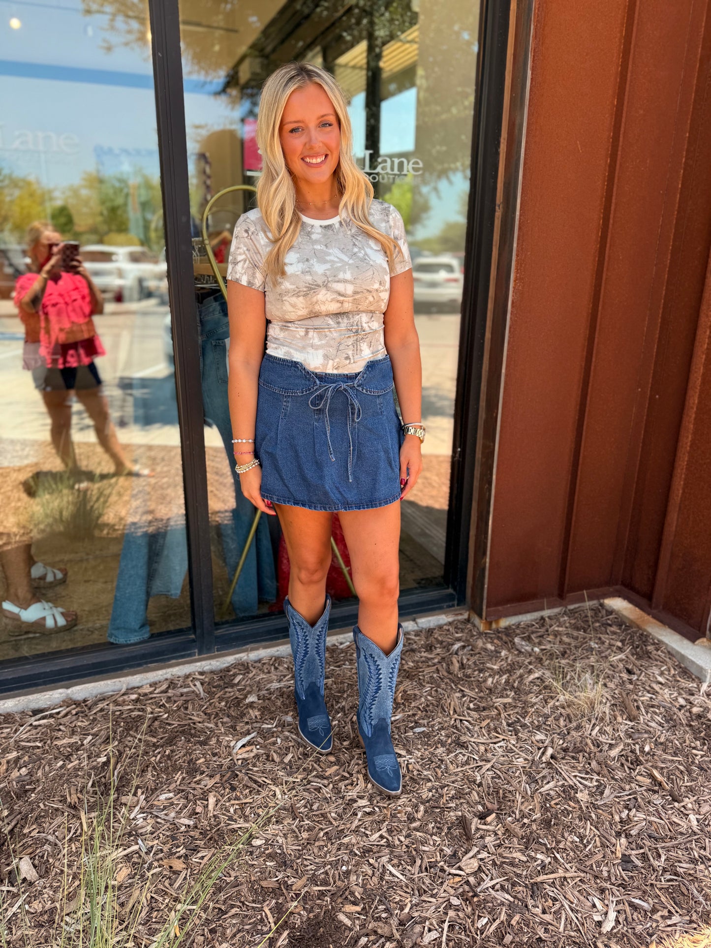 Hip Belt Pleated Denim Skirt
