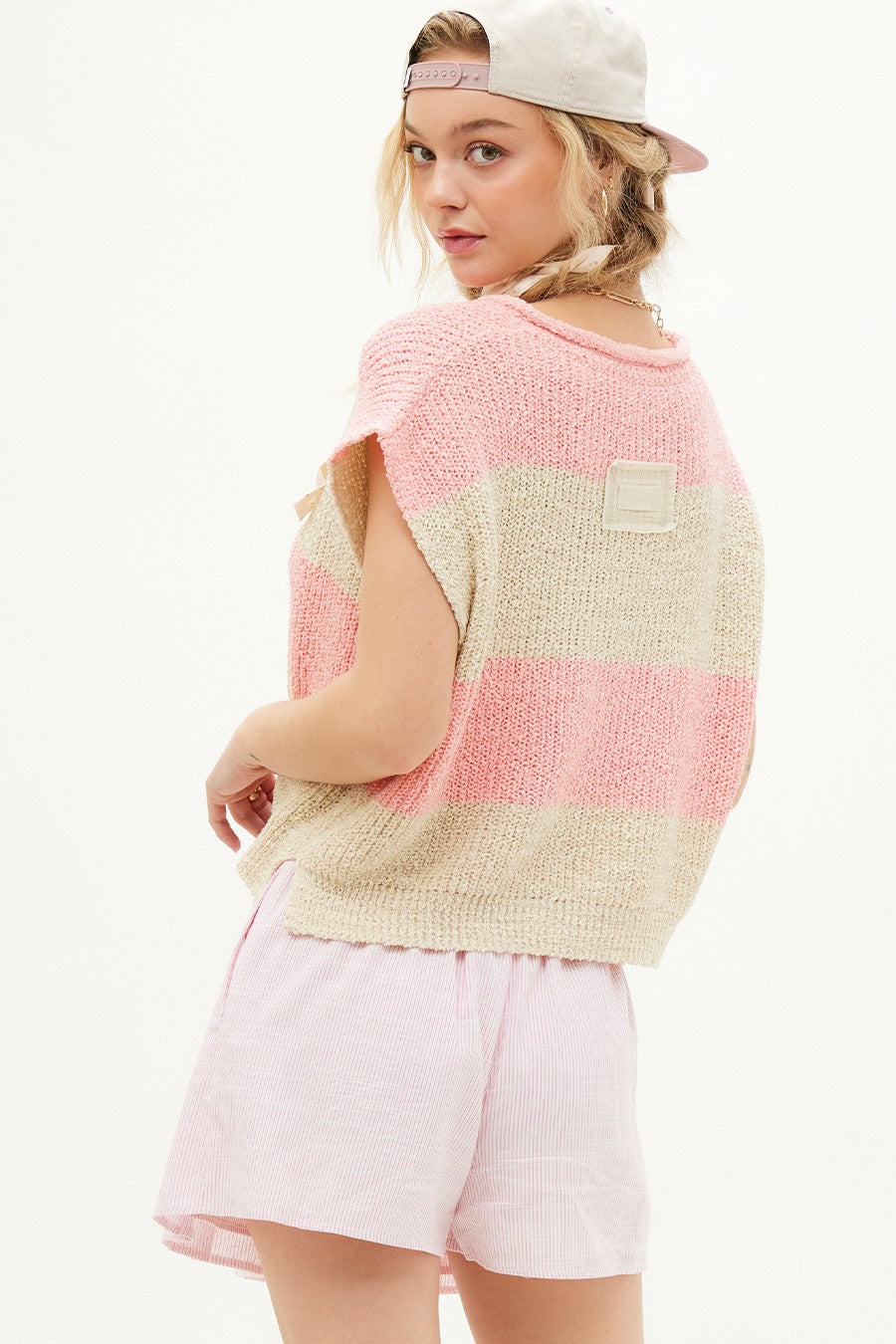 STRIPED SLEEVELESS SWEATER
