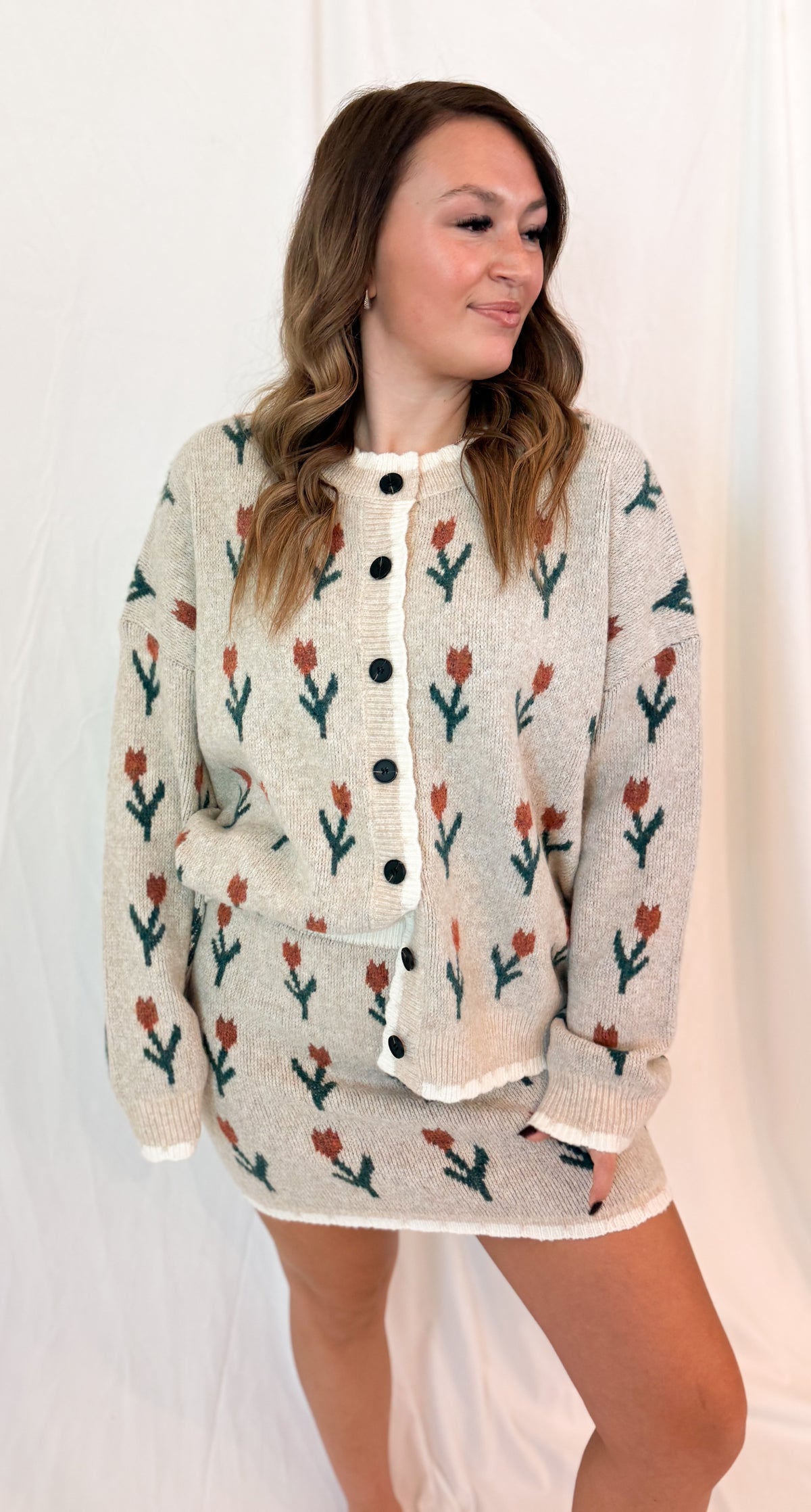 FLOWER PATTERN CARDIGAN AND SKIRT SET