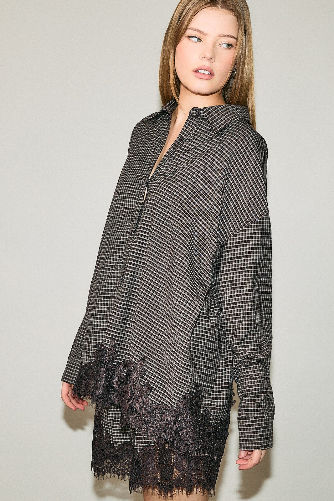 LACE TRIM BROWN PLAID SHORT