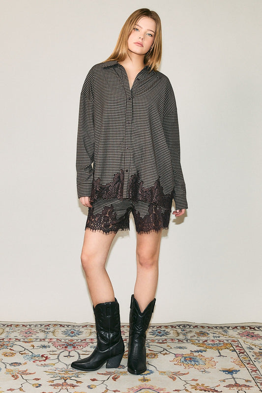 LACE TRIM BROWN PLAID SHORT