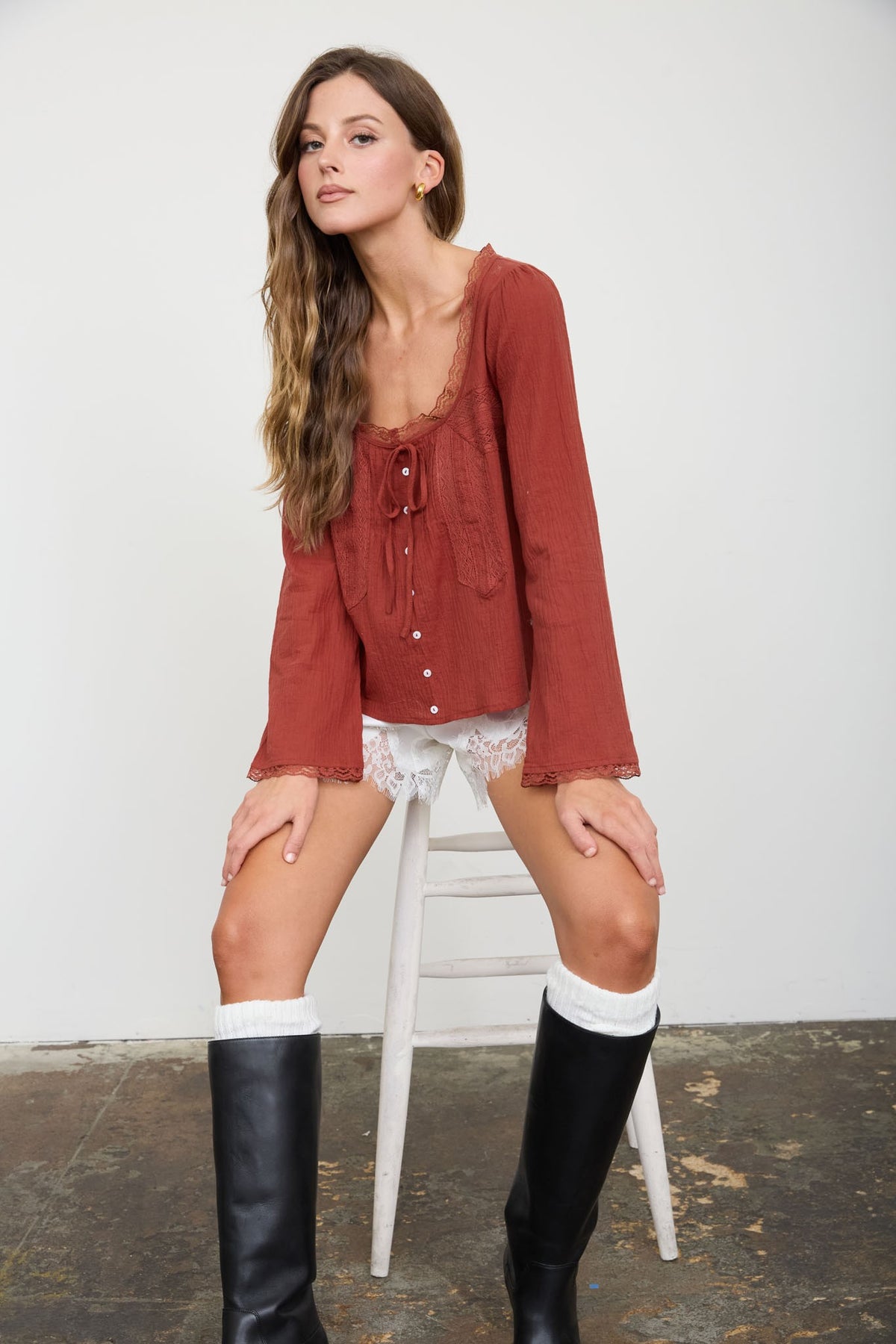 SCOOP NECK LONG SLEEVE TOP