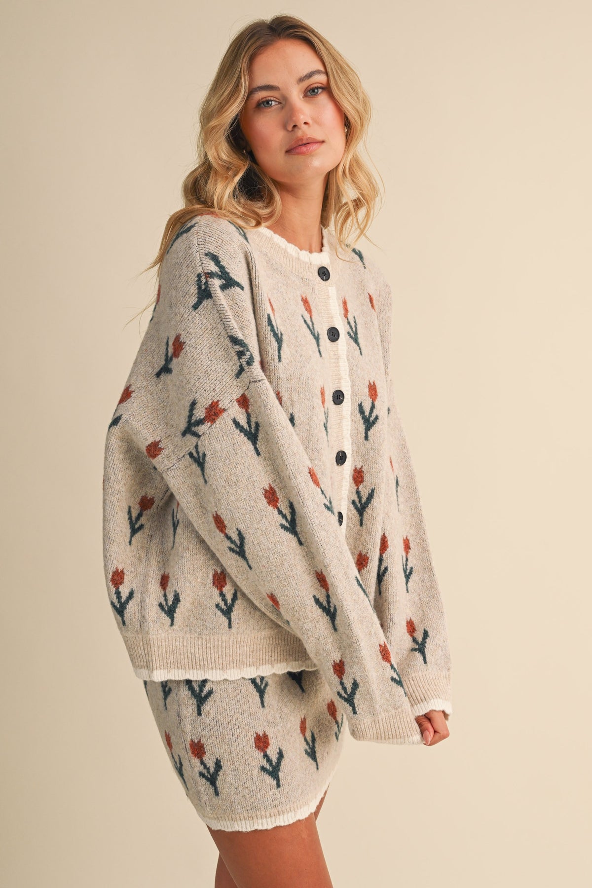 FLOWER PATTERN CARDIGAN AND SKIRT SET