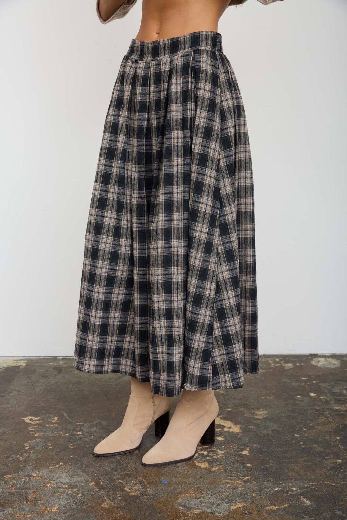 PLAID PLEATED MIDI SKIRT
