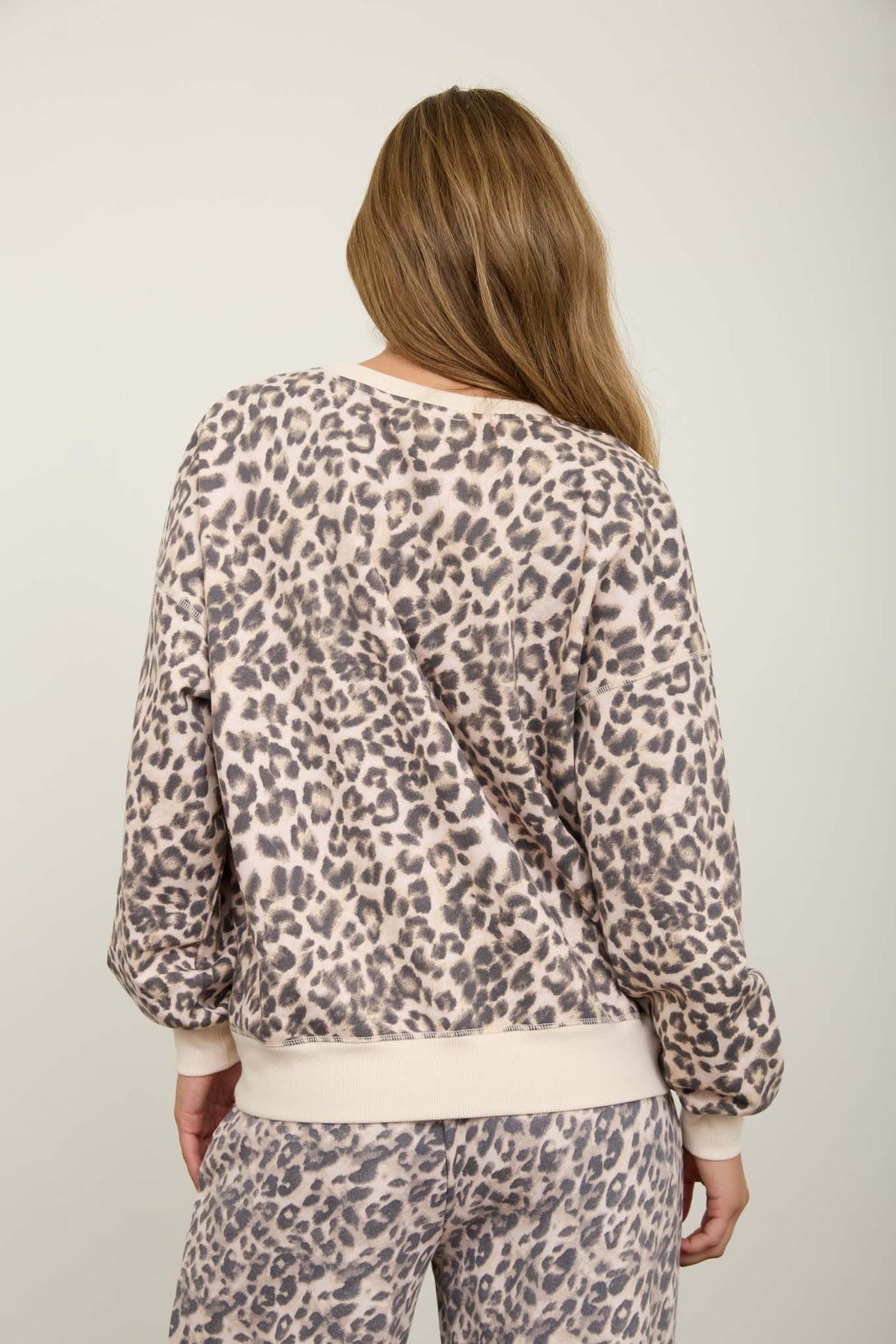LEOPARD LONG SLEEVE TOP