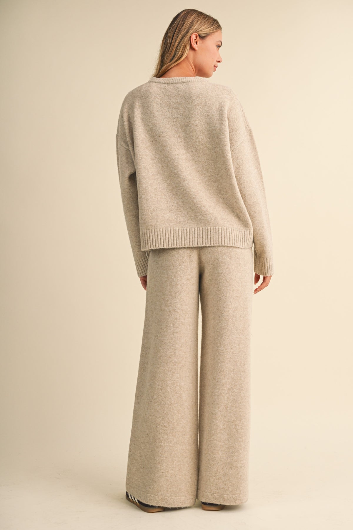 V NECK LONG SLEEEVE SWEATER AND PANT SET
