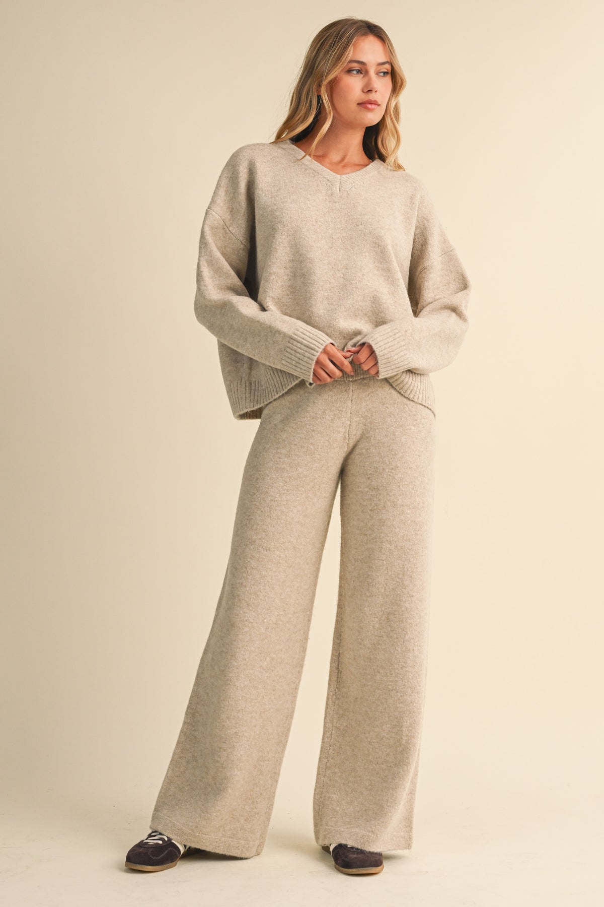 V NECK LONG SLEEEVE SWEATER AND PANT SET