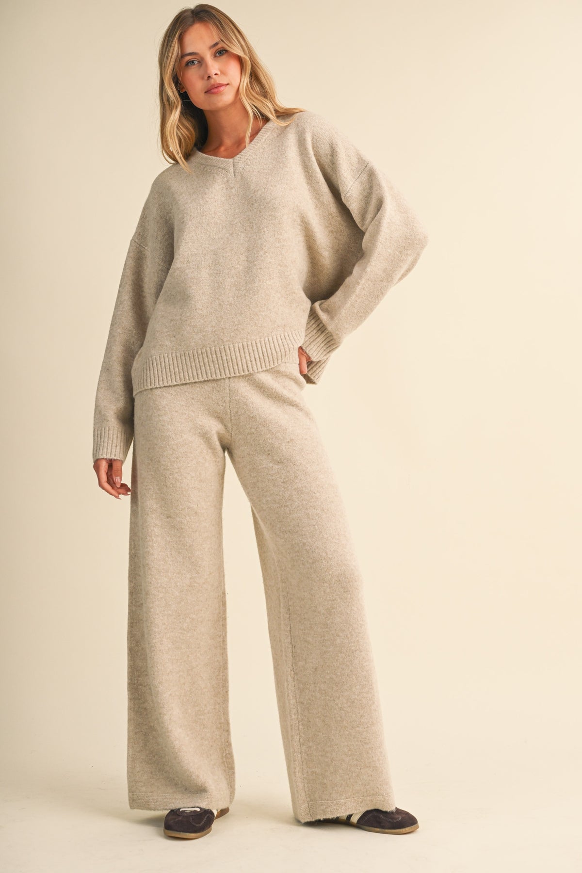 V NECK LONG SLEEEVE SWEATER AND PANT SET