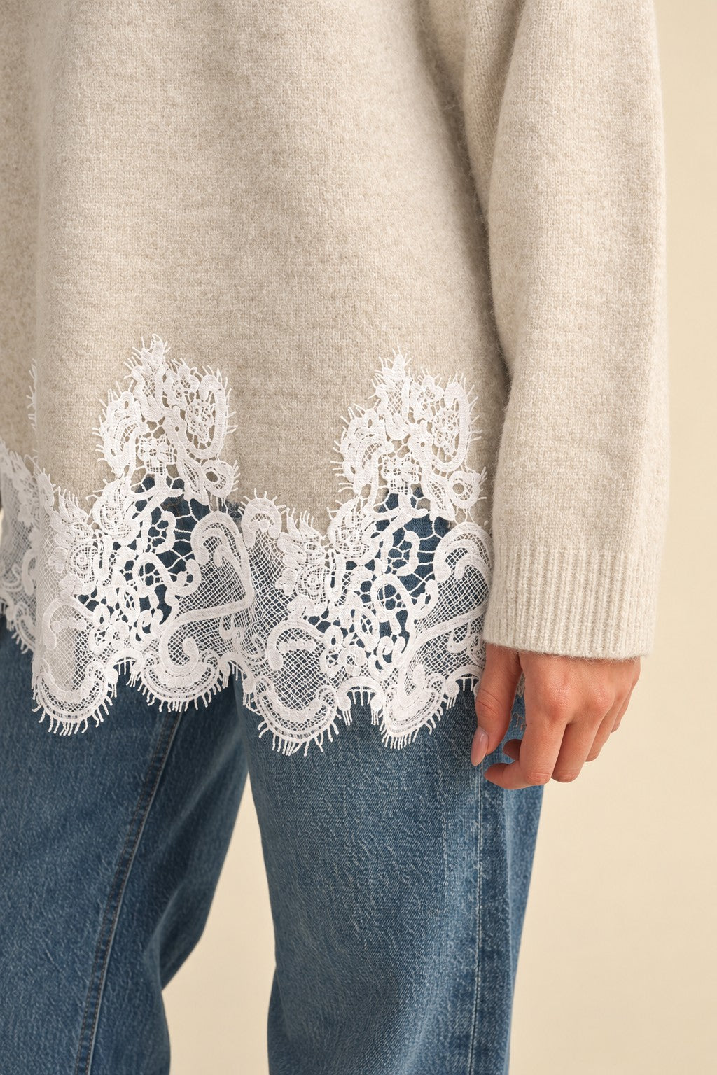 LACE HEM SWEATER