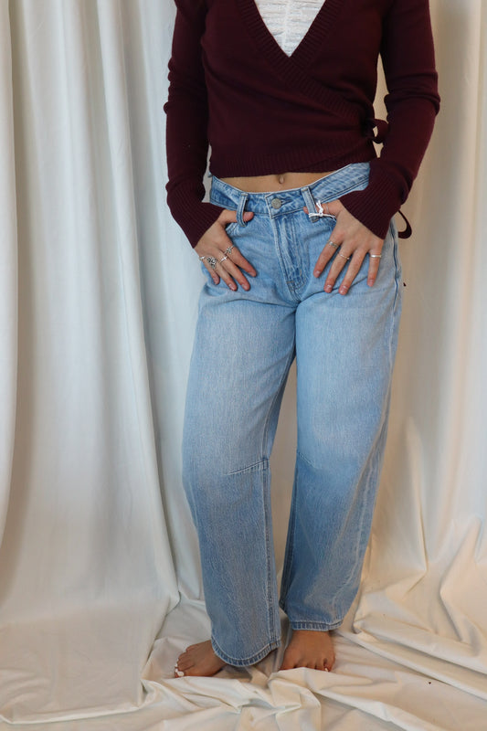 HIGH RISE LIGHT WASH WIDE BARREL JEANS
