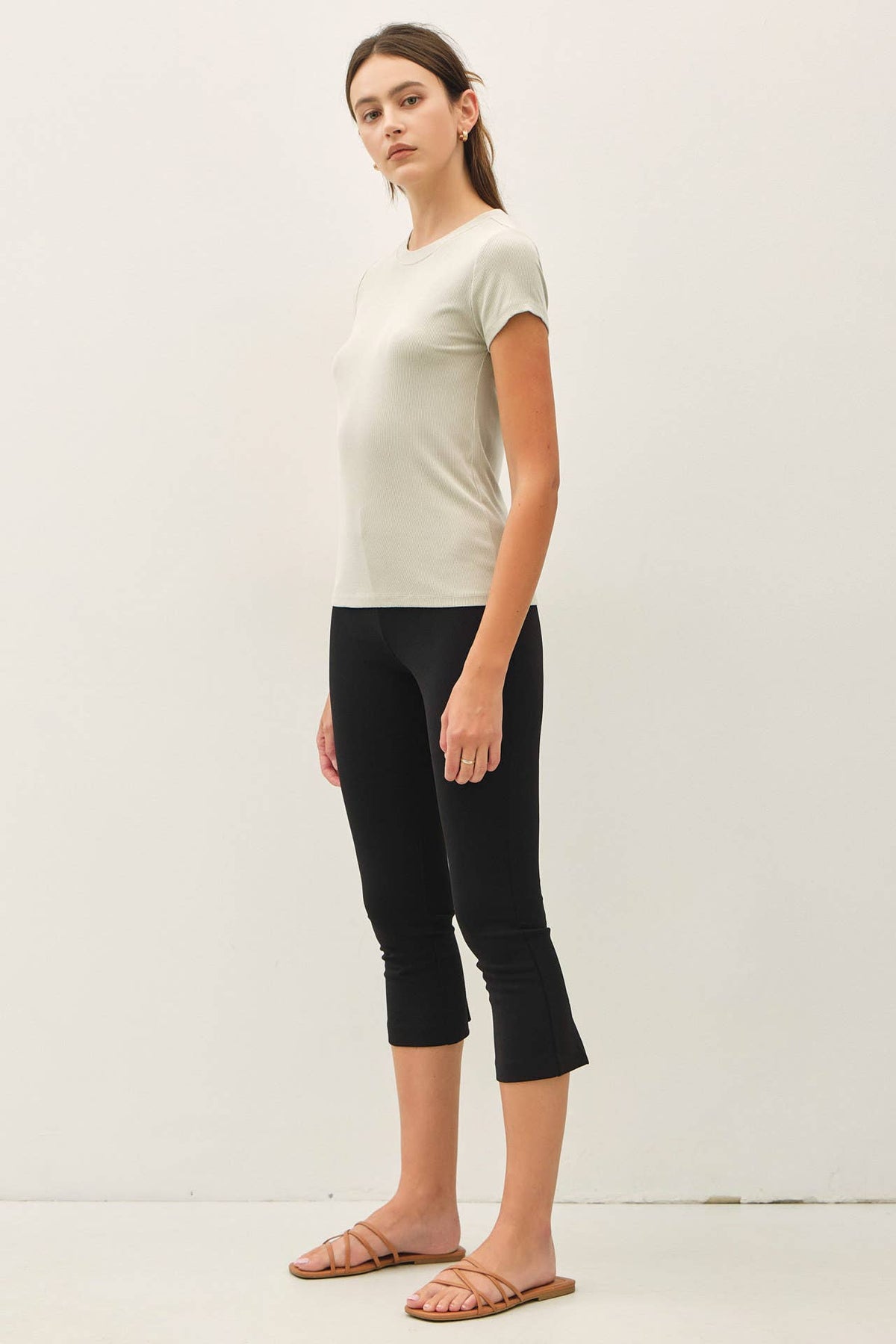GARMENT DYE RIBBED CREW NECK TOP