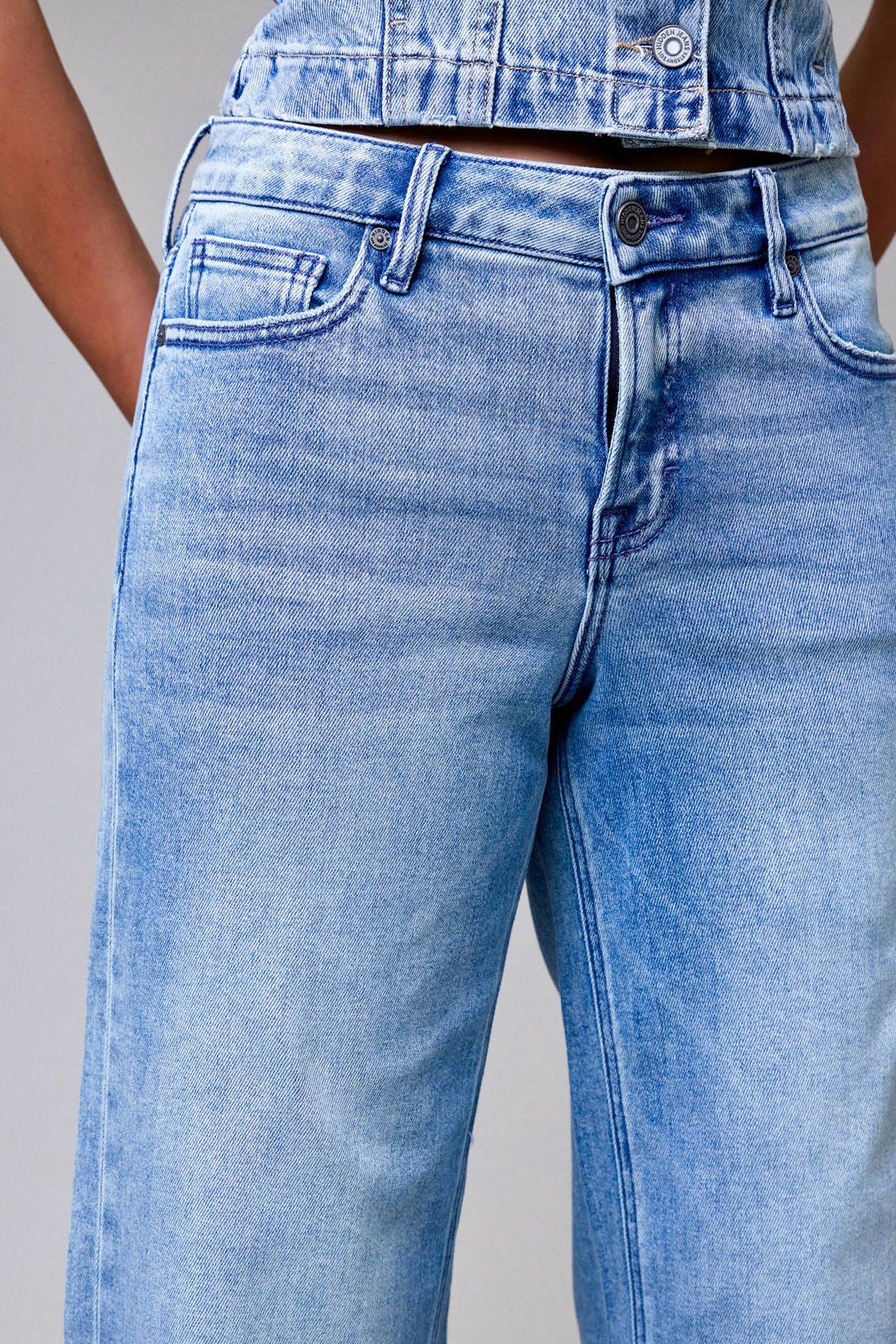 Vintage Wash Stretch Mid Rise Dad Jeans