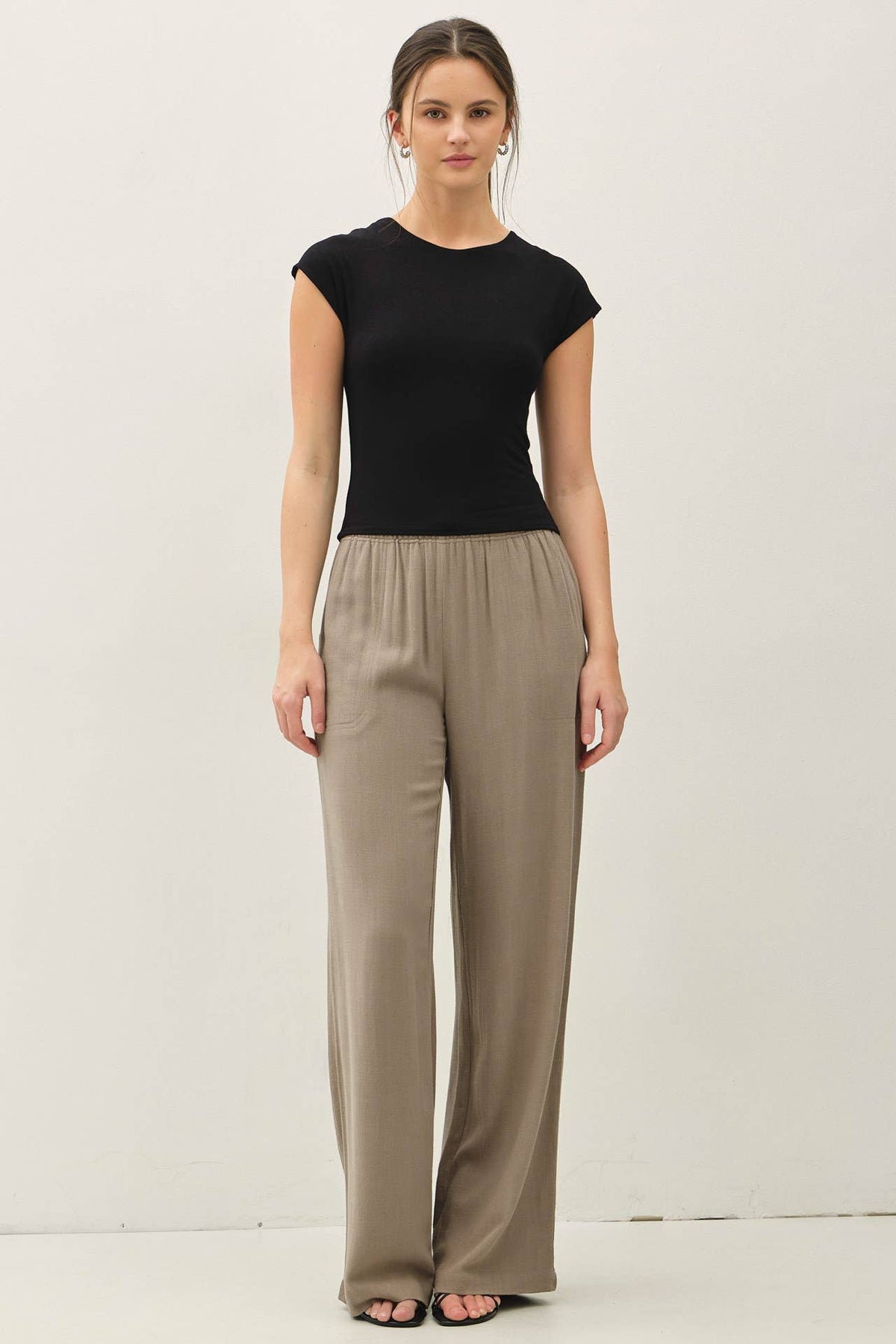 CAP SLEEVE CREWNECK TOP
