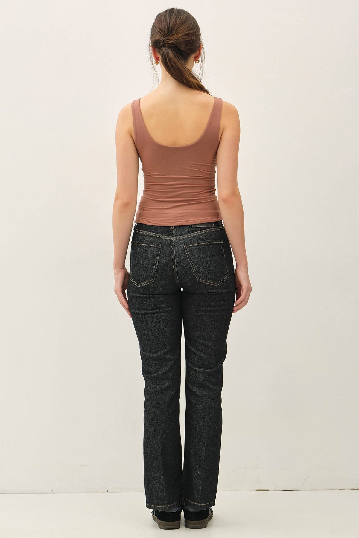 BASIC SCOOP NECK TANK