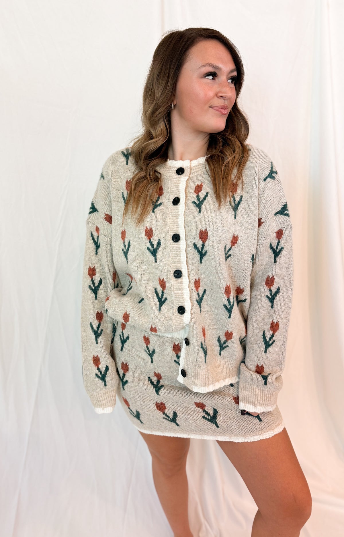 FLOWER PATTERN CARDIGAN AND SKIRT SET