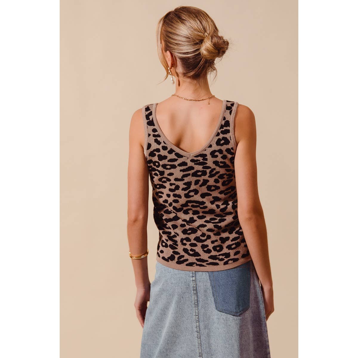LEOPARD KNITTED LIGHTWEIGHT V NECK TANK TOP