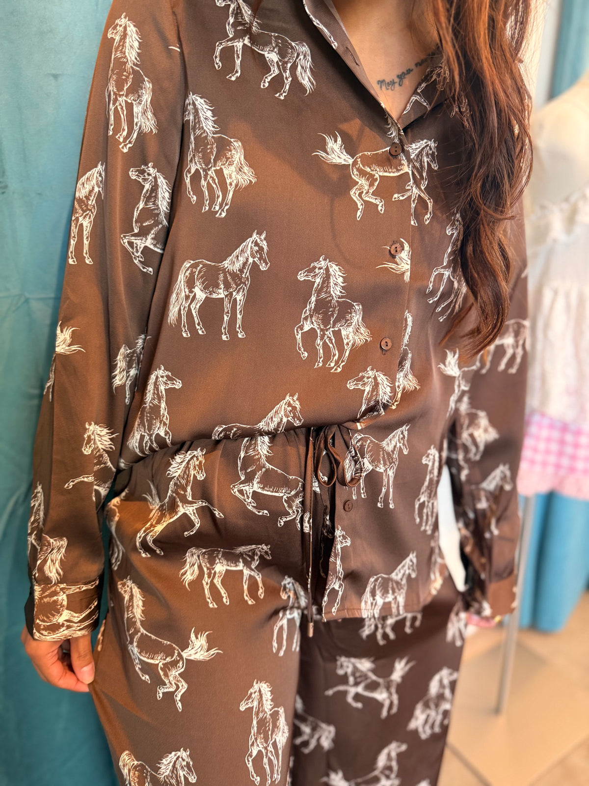 HORSE BUTTON DOWN SHIRT