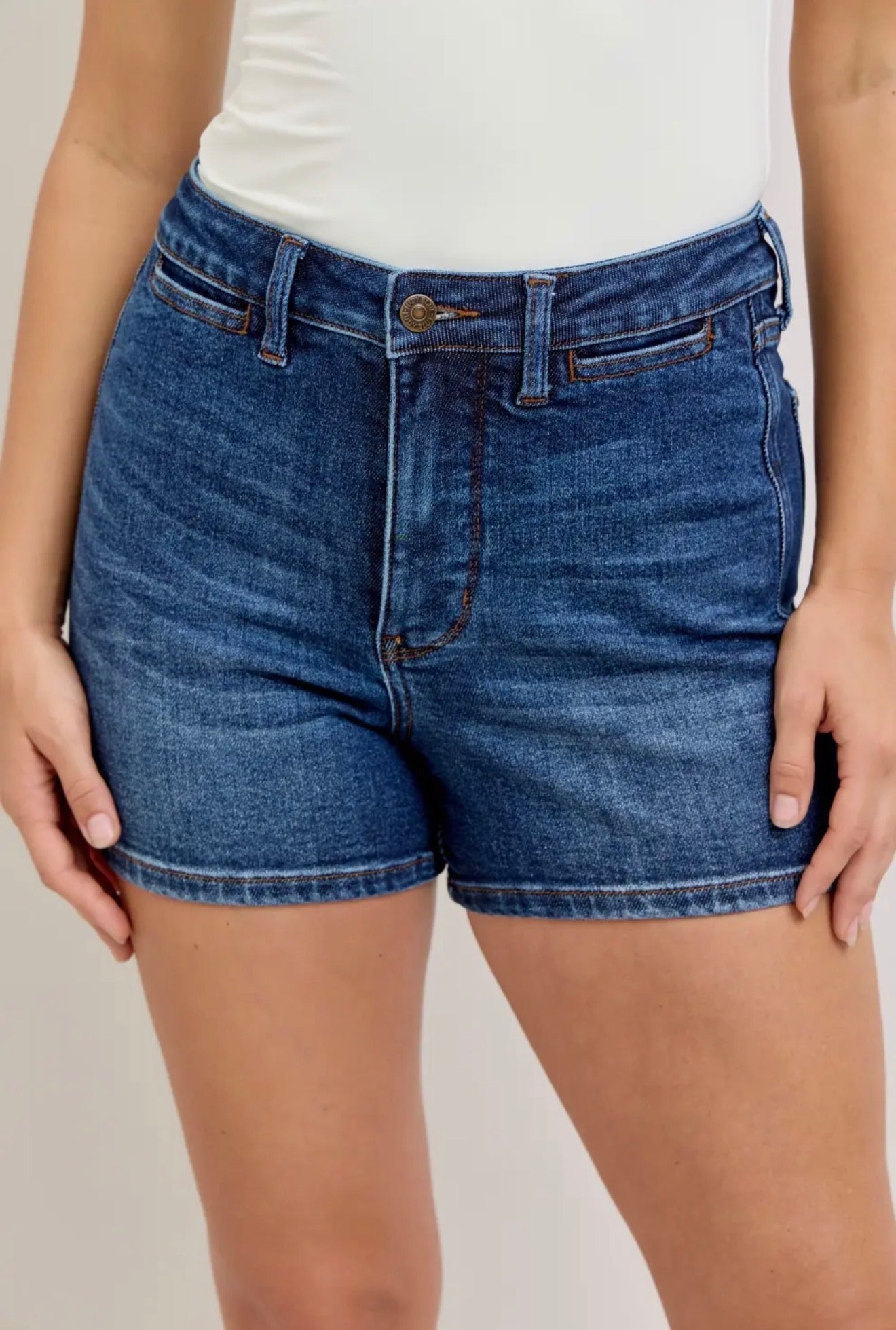 JUDY BLUE Slim Short Dark