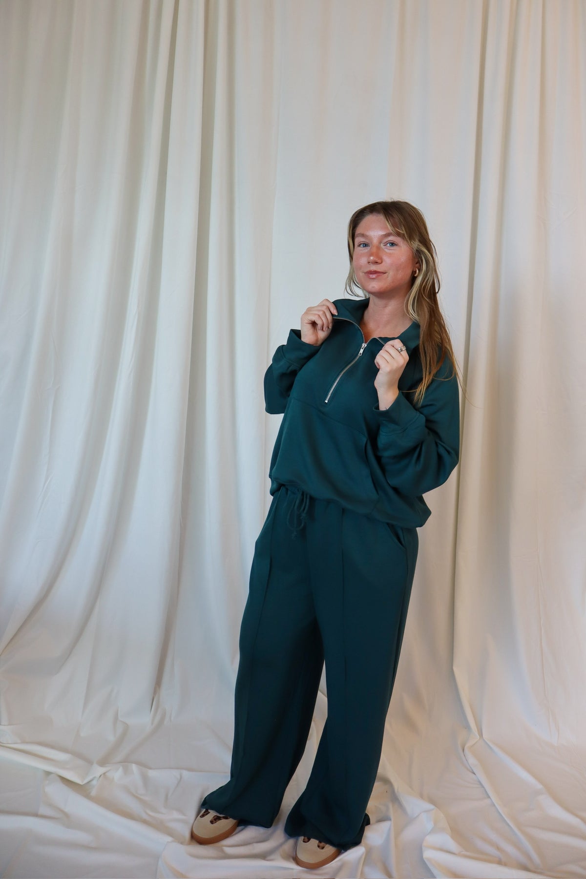 PINTUCK WIDE LEG PANTS