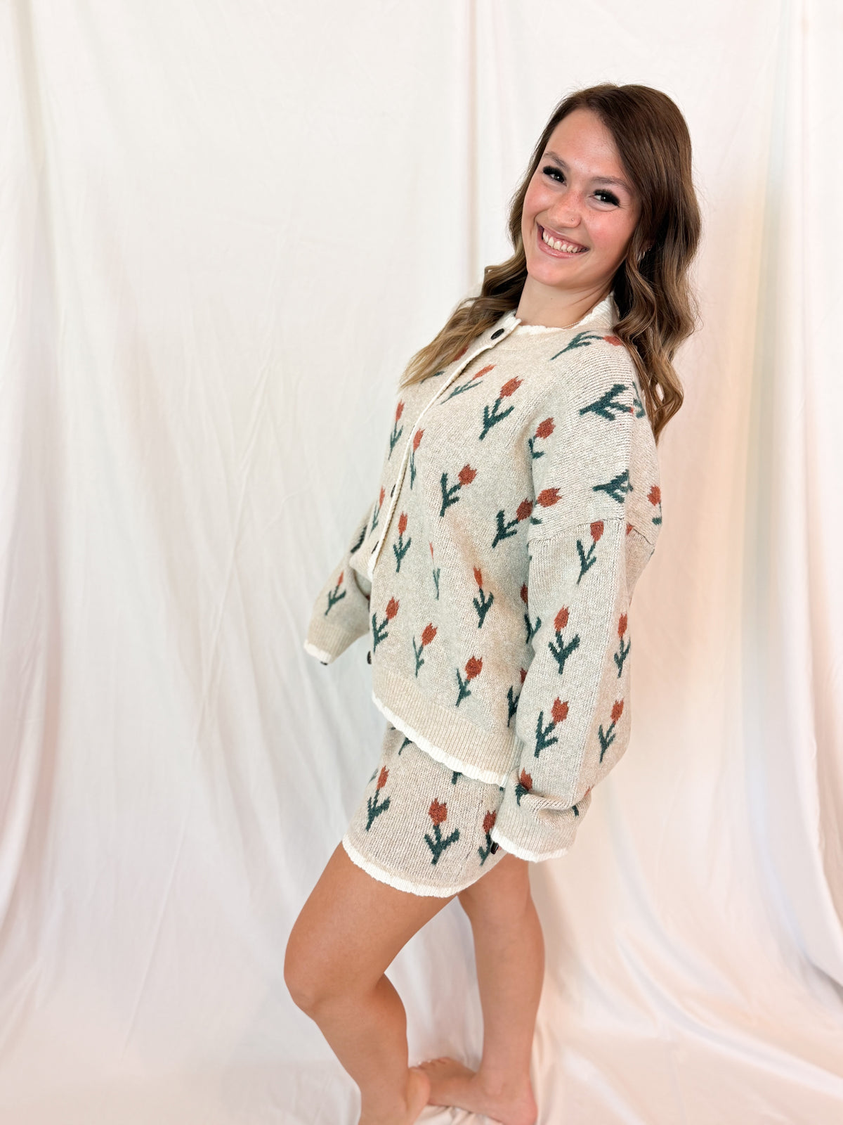 FLOWER PATTERN CARDIGAN AND SKIRT SET