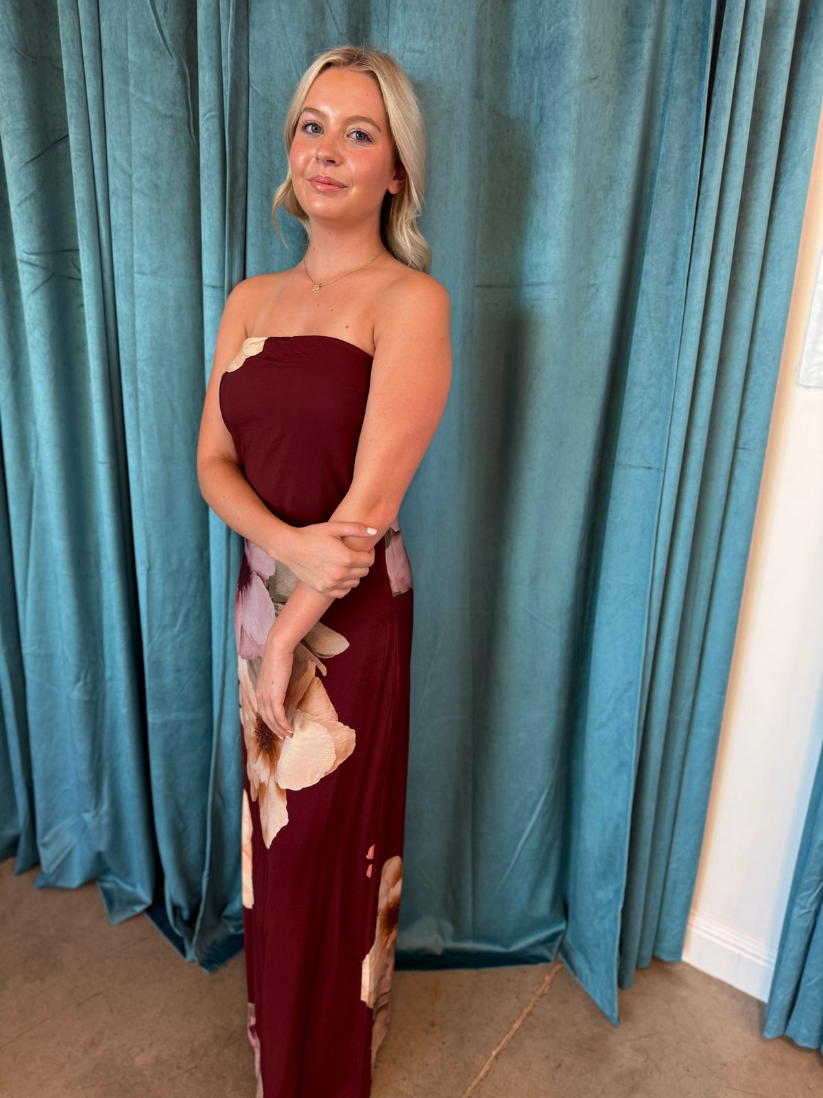 STRAPLESS BURGUNDY FLORAL MAXI