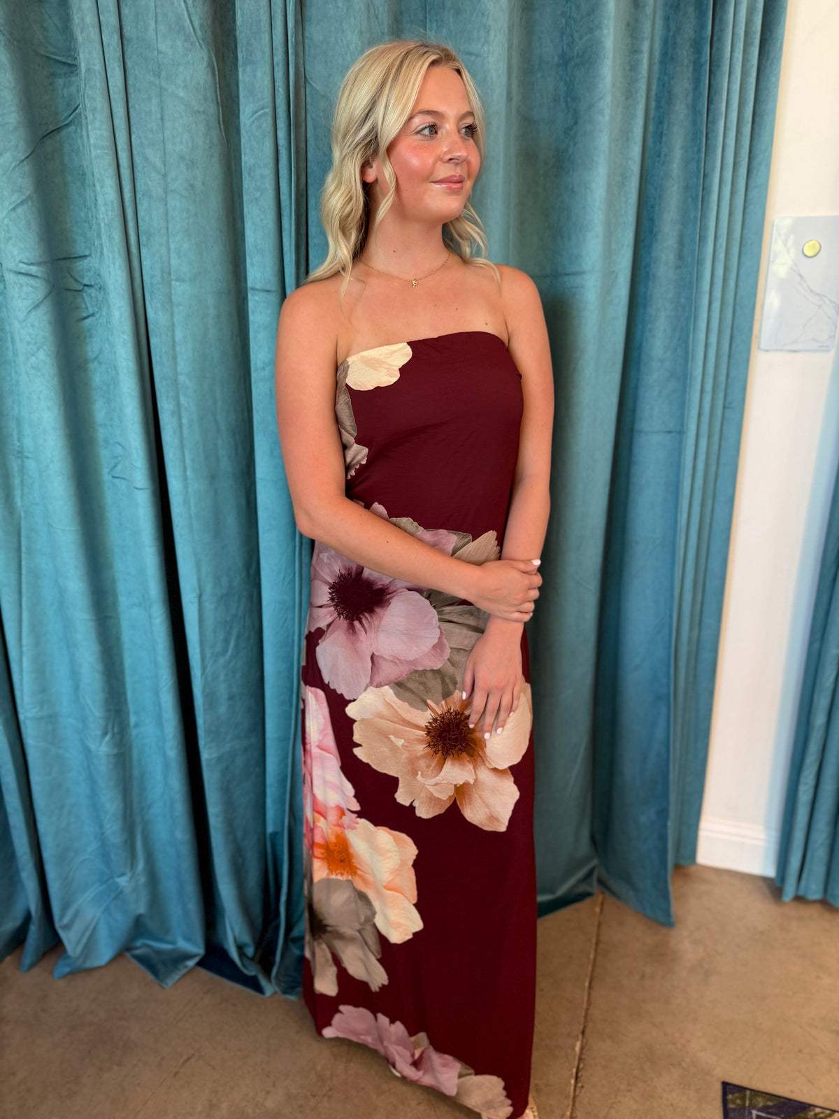 STRAPLESS BURGUNDY FLORAL MAXI