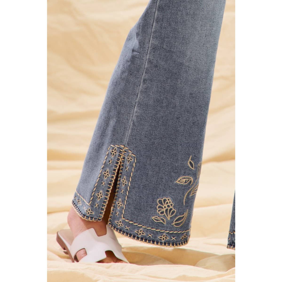 MID RISE STRETCH DENIM FLARE JEANS PANTS