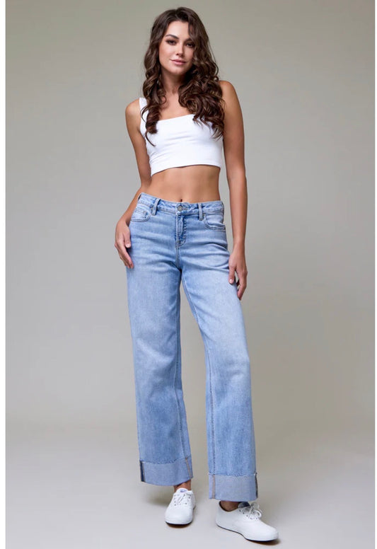 LOGAN MID RISE CUFF JEAN