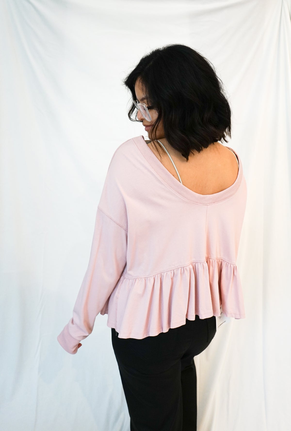 RUFFLED HEM LONG SLEEVE TOP