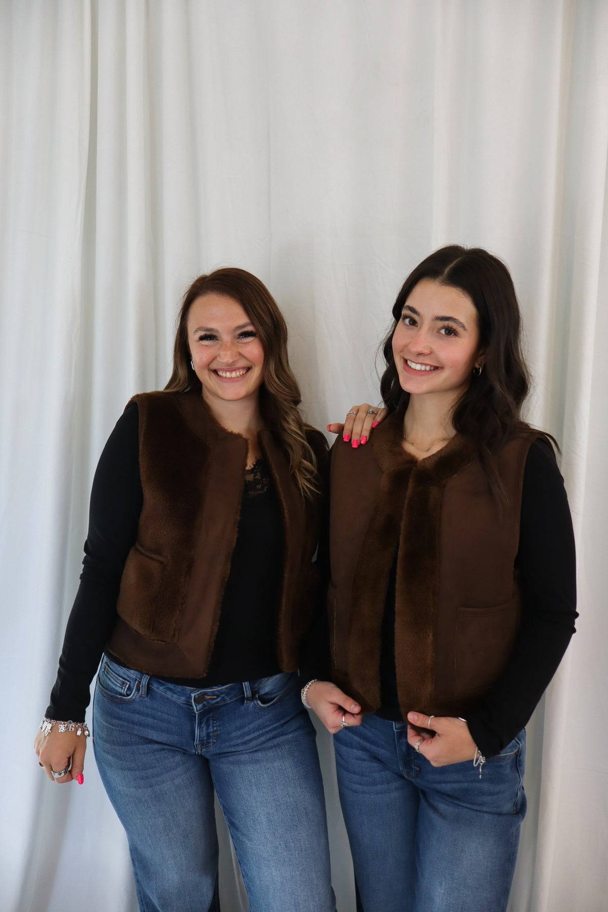 REVERSIBLE VEST