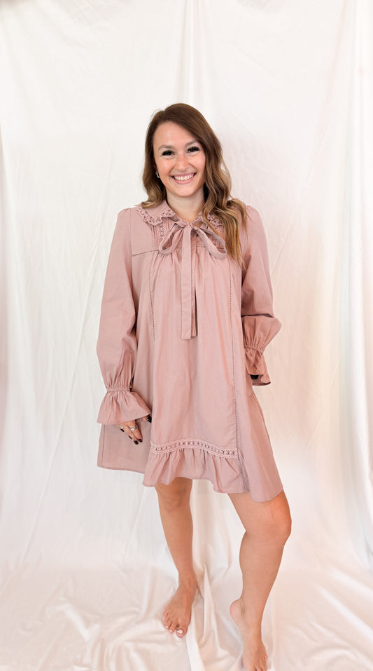LACE TRIM PETER PAN COLLAR MINI DRESS
