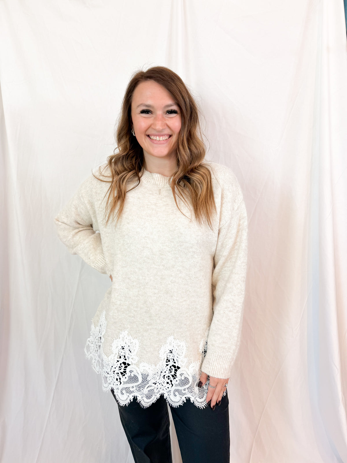 LACE HEM SWEATER