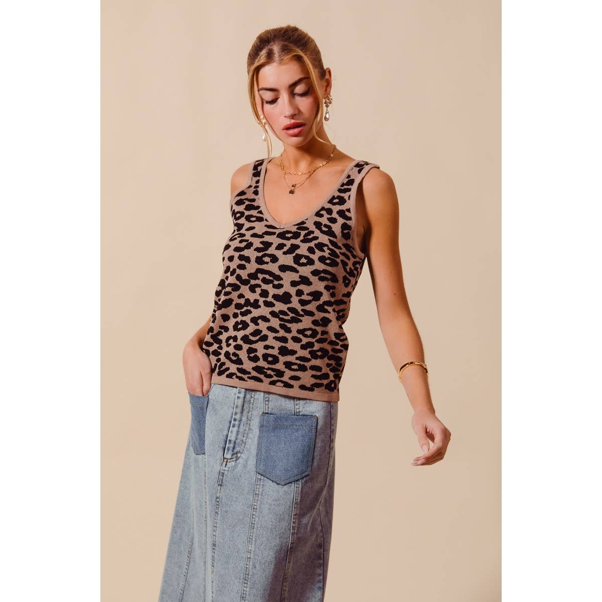 LEOPARD KNITTED LIGHTWEIGHT V NECK TANK TOP