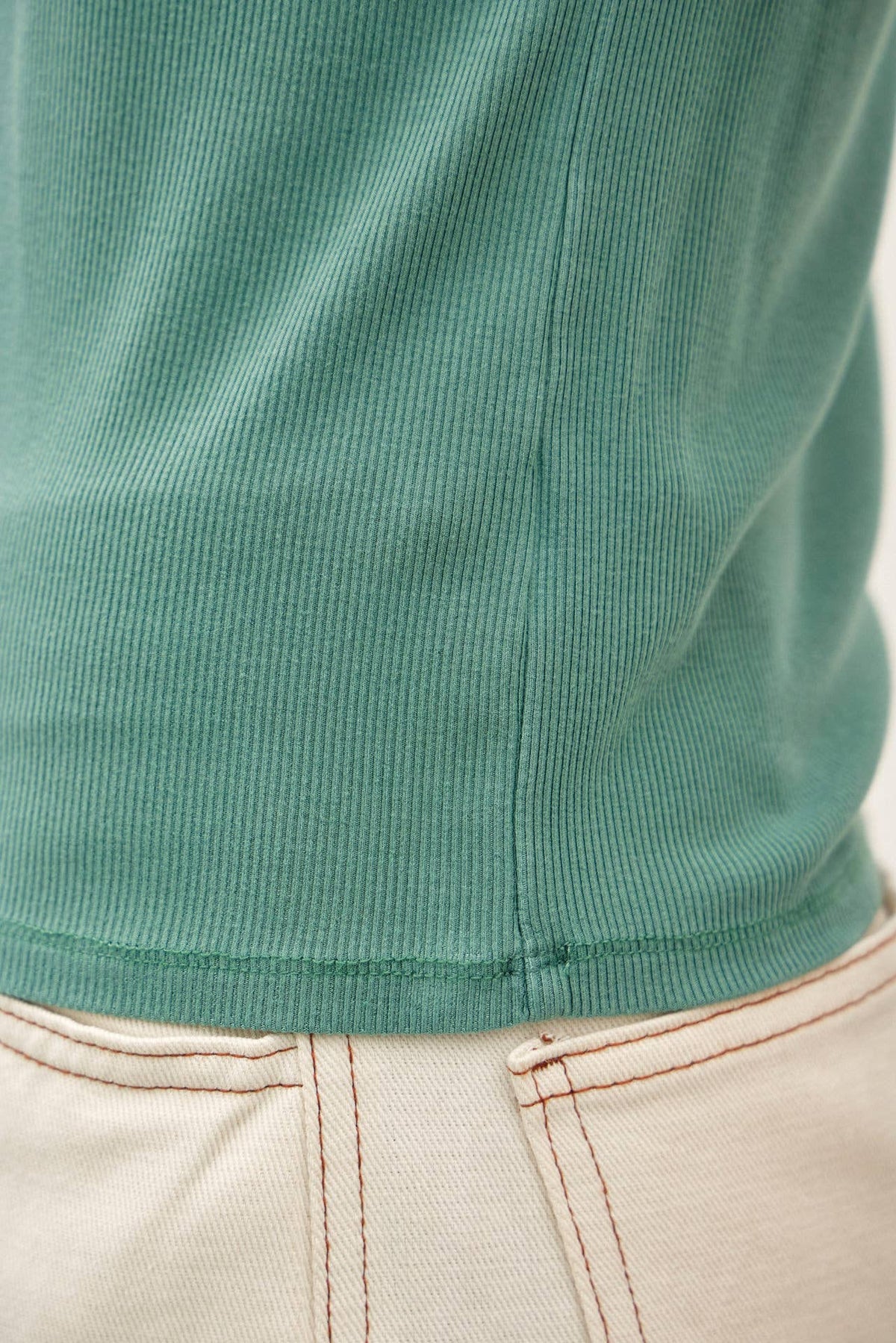 GARMENT DYE RIBBED CREW NECK TOP