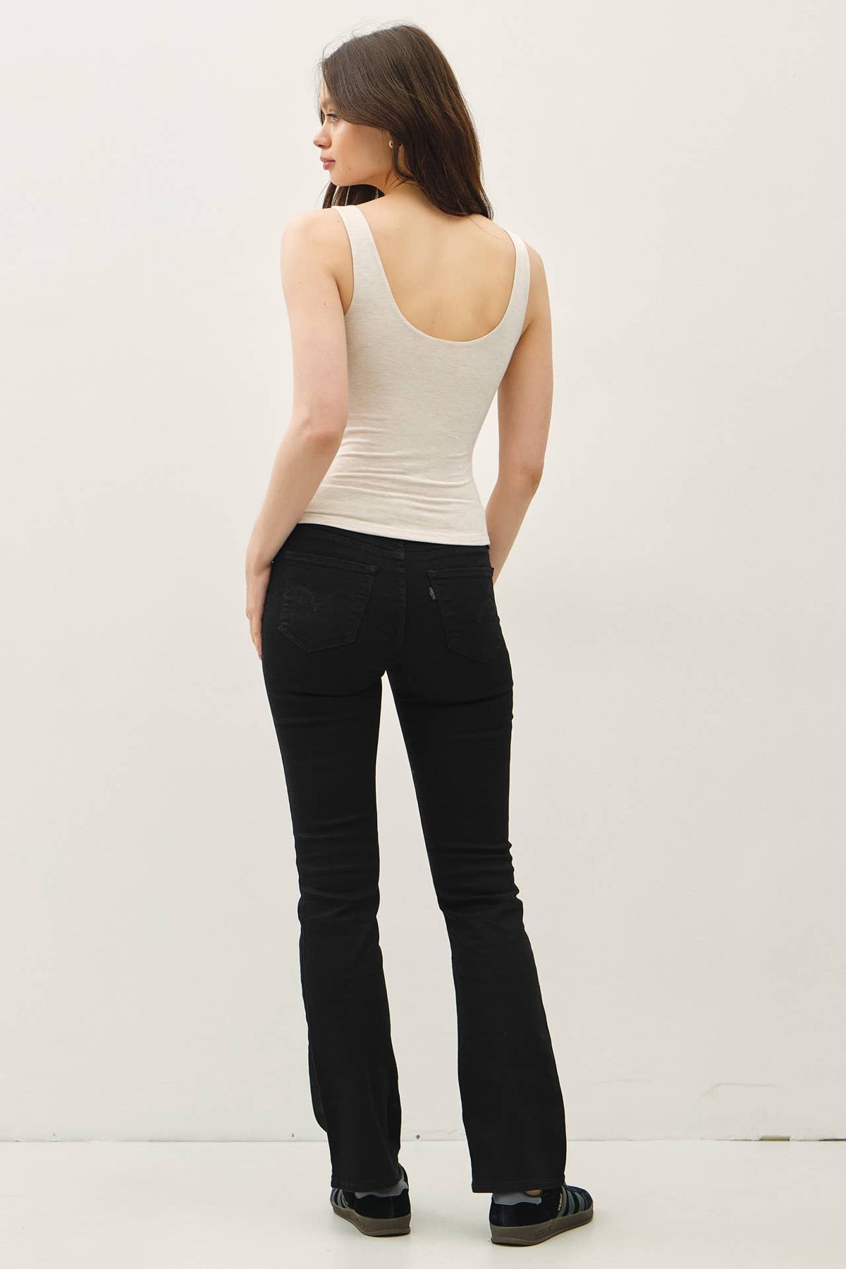 BASIC SCOOP NECK TANK