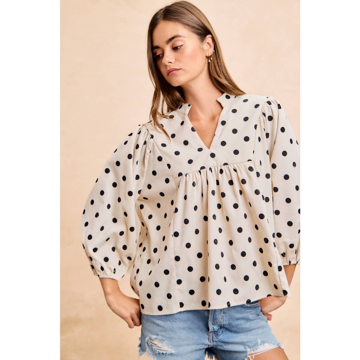POLKA DOT CORDUROY QUARTER SLEEVES V NECK TOP