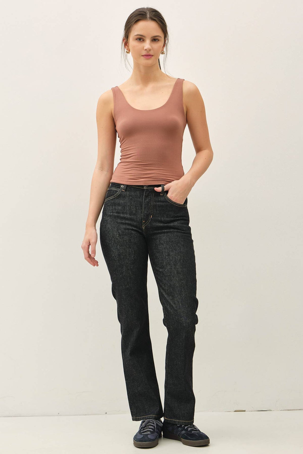 BASIC SCOOP NECK TANK